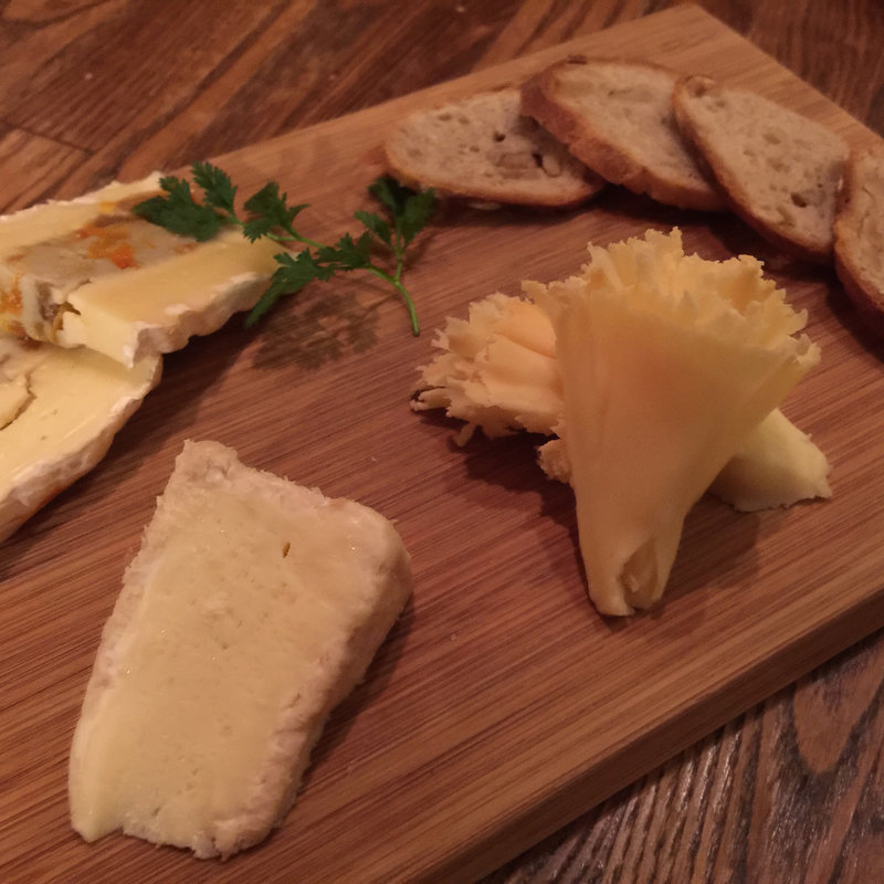 チーズ盛り合わせ(神田ワイン食堂パパン)