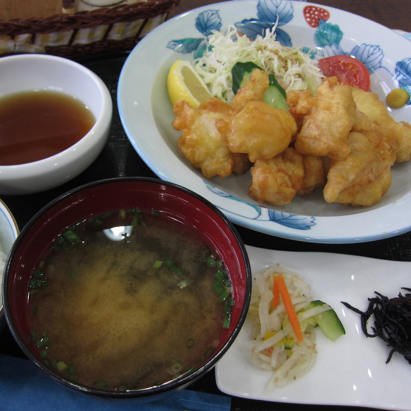 とり天定食(道の駅童話の里くす )
