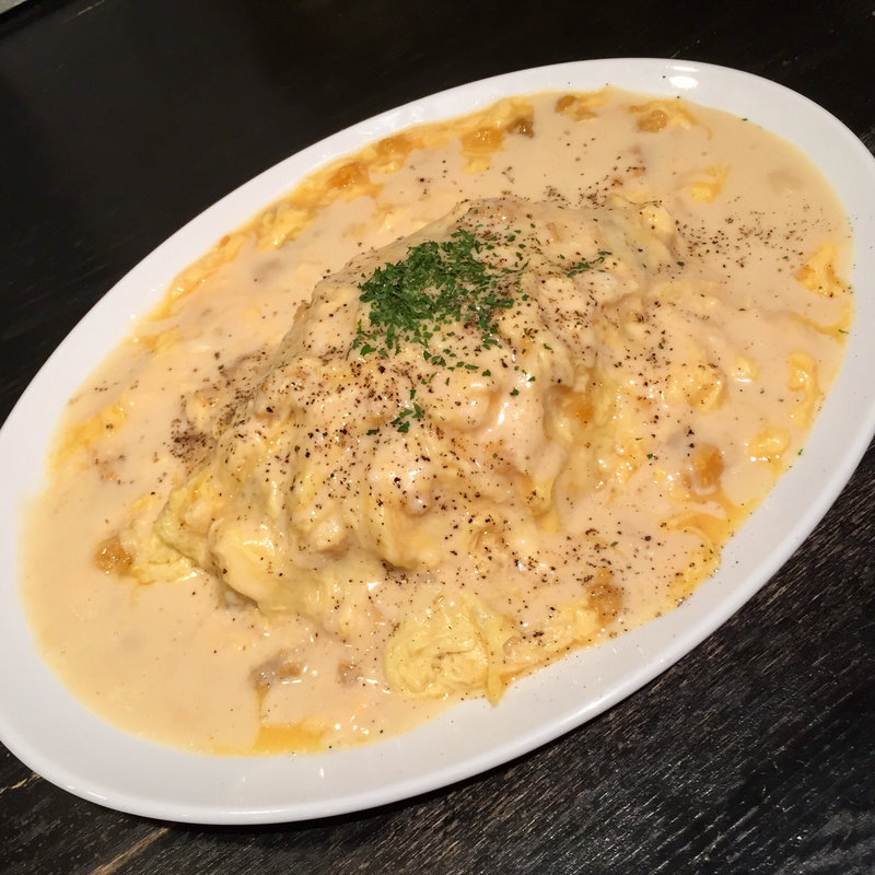 白クリームうにオムライス(うに屋のあまごころ 東京駅店 （【旧店名】リッチョマニアキッチン）)