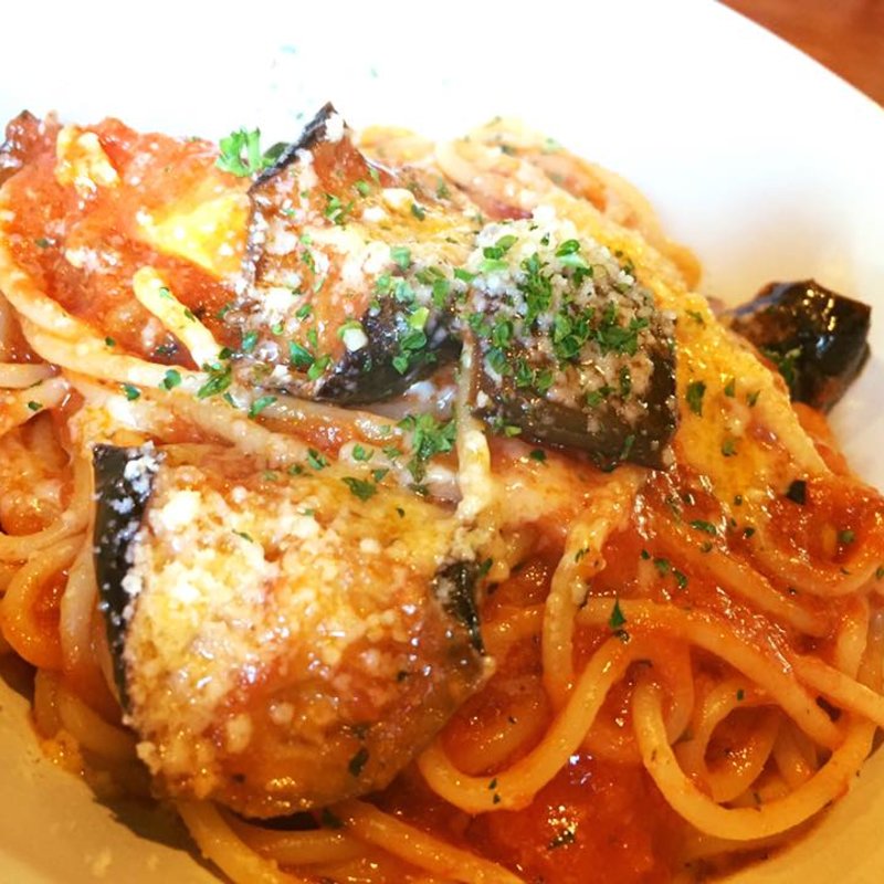ナスとトマトソースのスパゲッティ(ラ・バンビーナ)