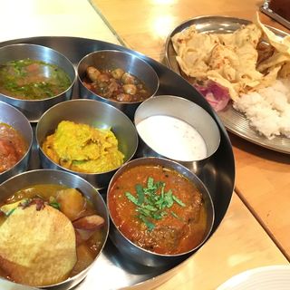 Meals ～ミールス～ レギュラー<メインカレー1種類>(スパイスボックス)