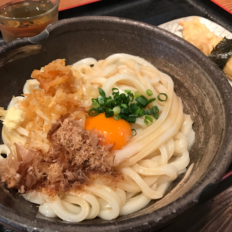 釜玉うどん(讃岐うどん田)