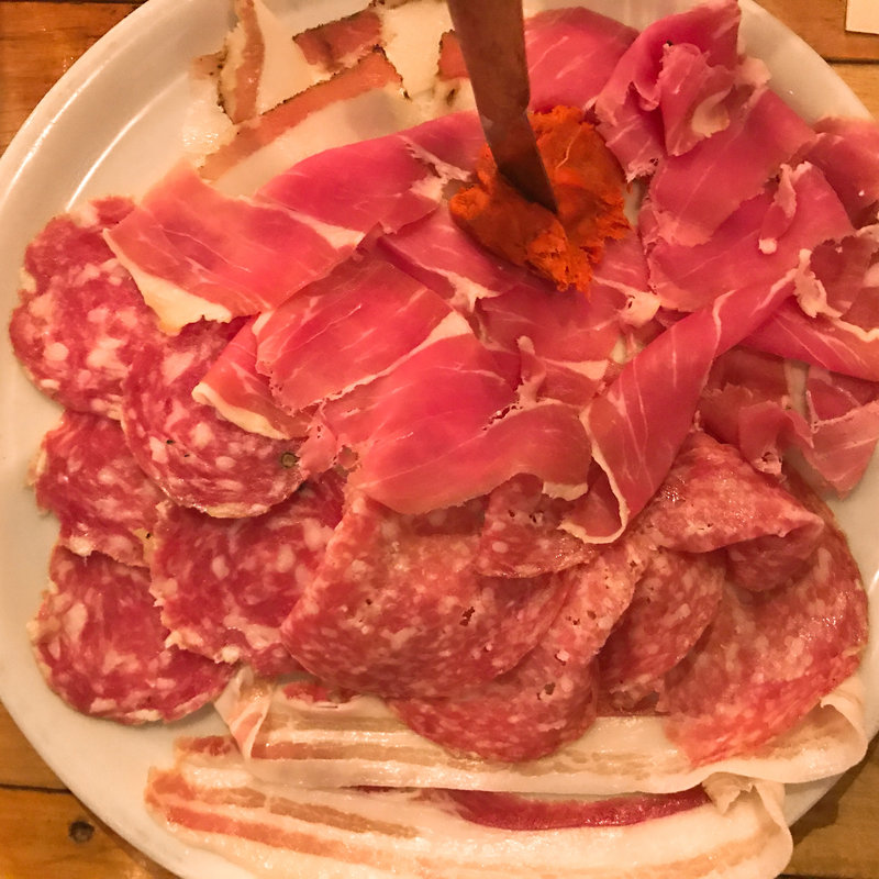 生ハム・サラミの盛り合わせ(ゲレロ)