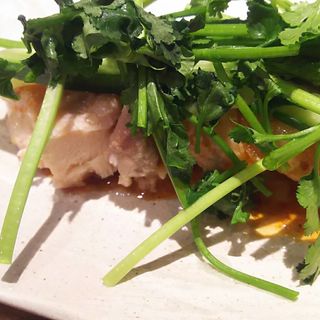 よだれ鶏(加藤商店 バル肉寿司 since2010 by 炉とマタギ （バルニクスシ）)