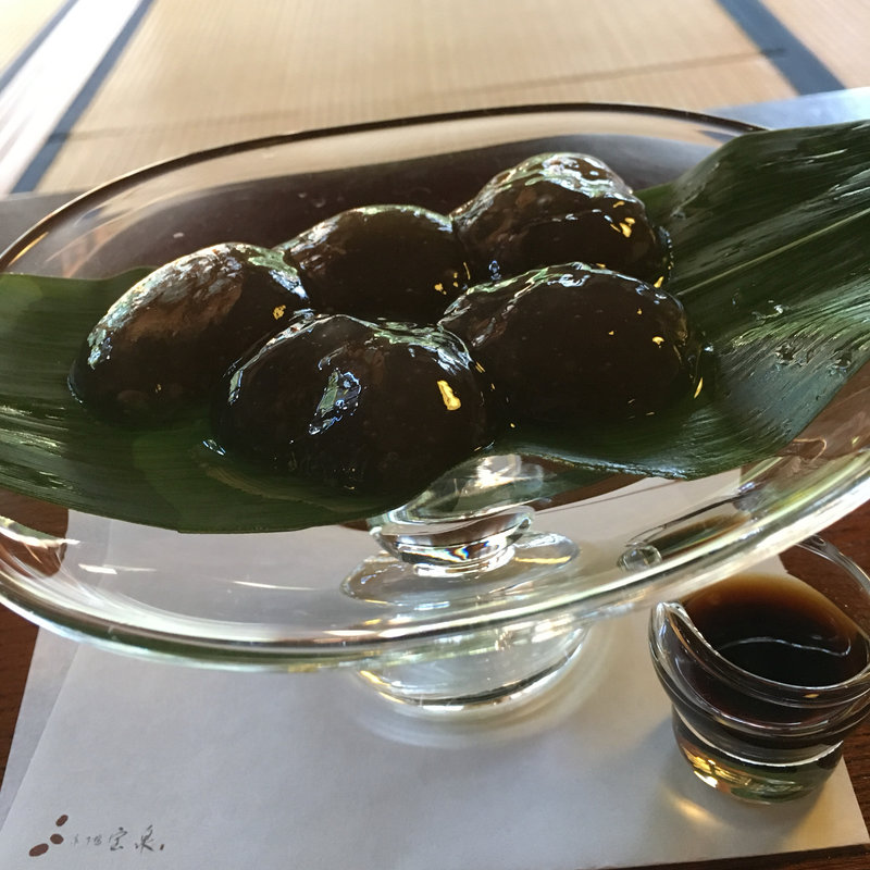 わらび餅(茶寮 宝泉 （さりょう ほうせん）)