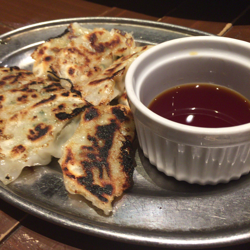 黒豚の鉄鍋ギョーザ８コ(とりとうどんと元気な酒　はっぷう 堺店 )