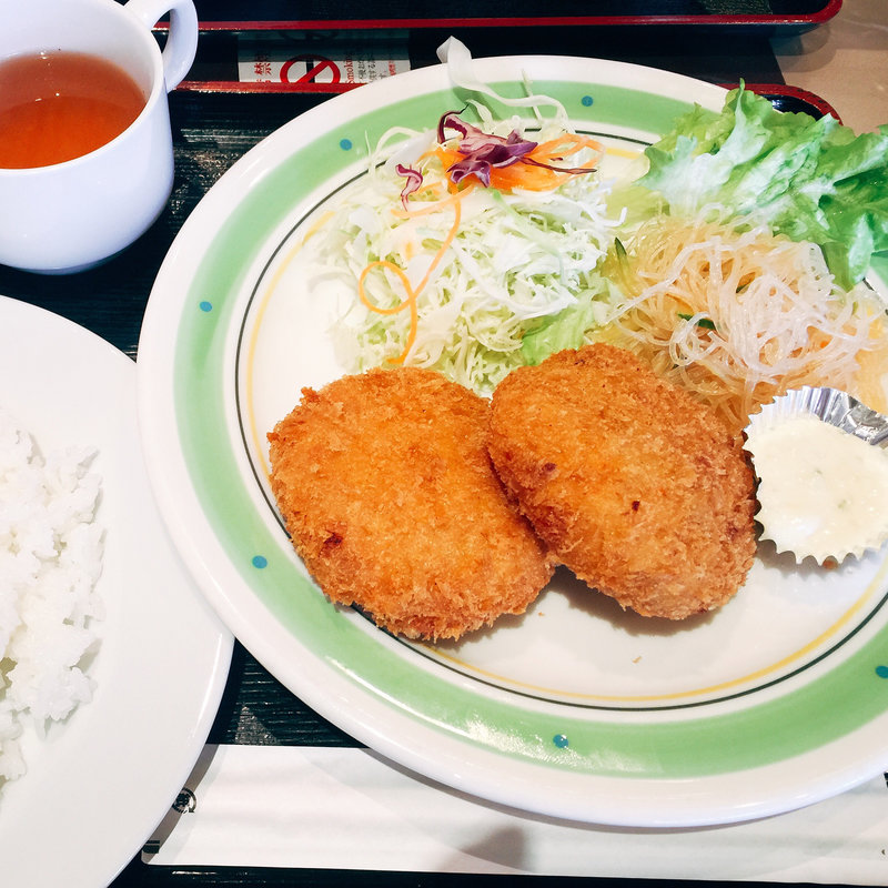 昔ながらのカニクリームコロッケランチ(はやしや )