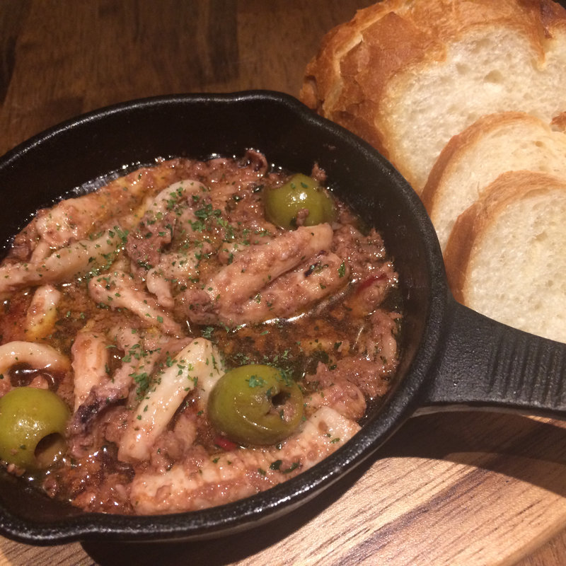 熟成イカのアヒージョ(カフェイタリアーノラ・ステラ)