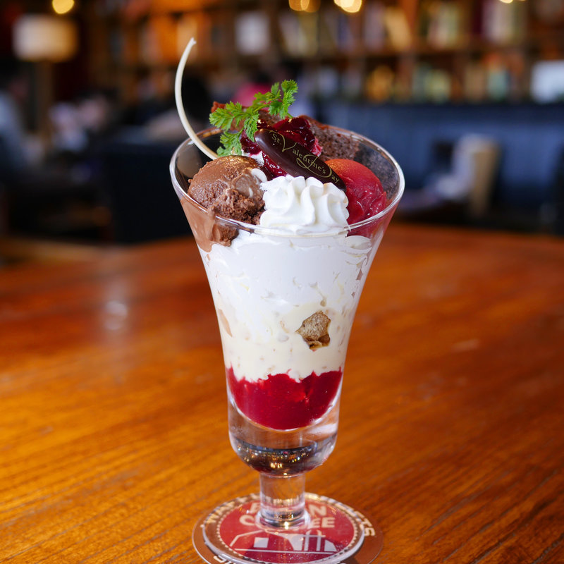 フランボワーズチョコレートパフェ(BARN COFFEE静岡函南店)