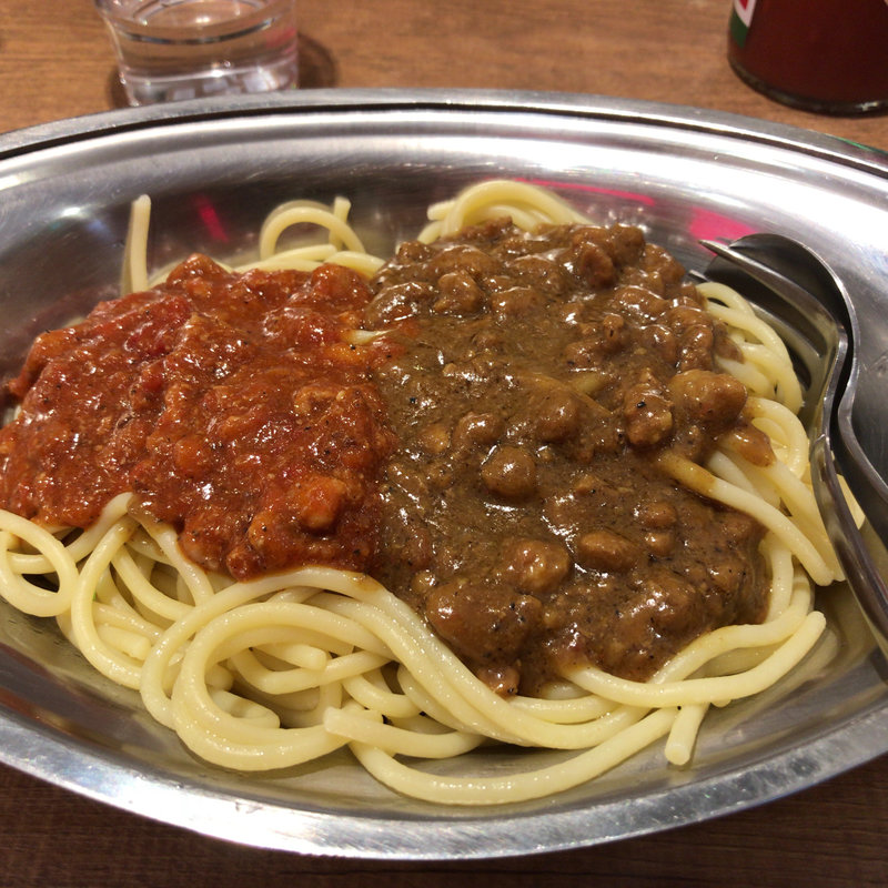 スパゲッティミートソース野生派!大盛 ハーフ&ハーフ(スパゲティミートソース専門 ミートボーイズ)