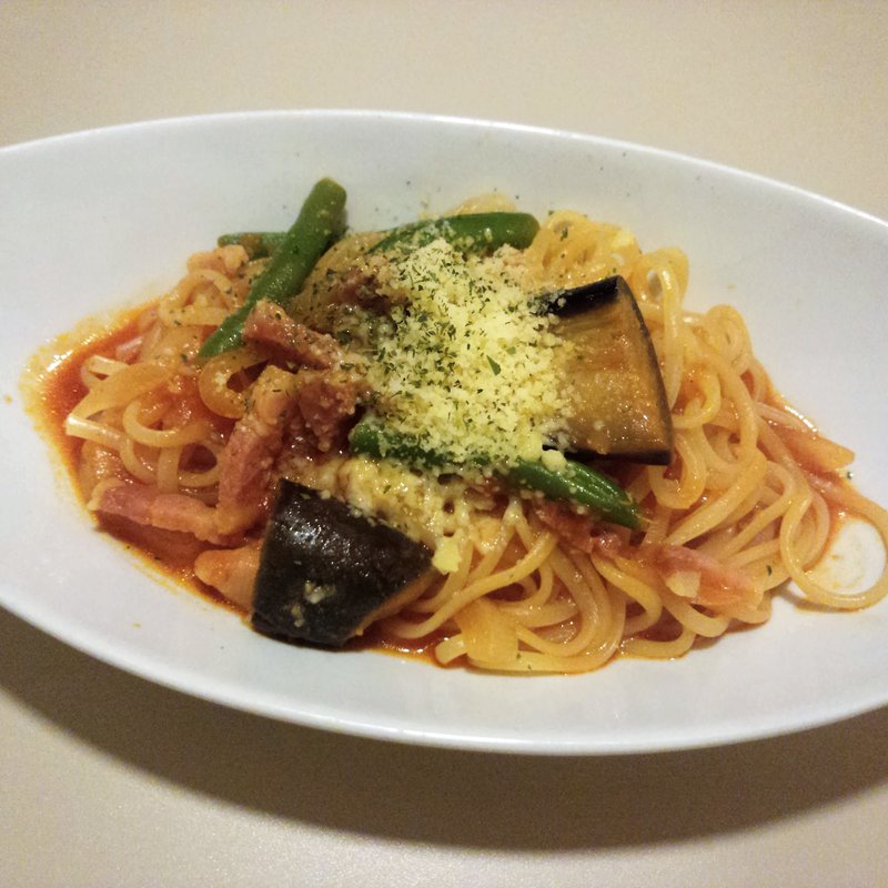 厚木切り生ベーコンと茄子のトマトソース(小麦や)