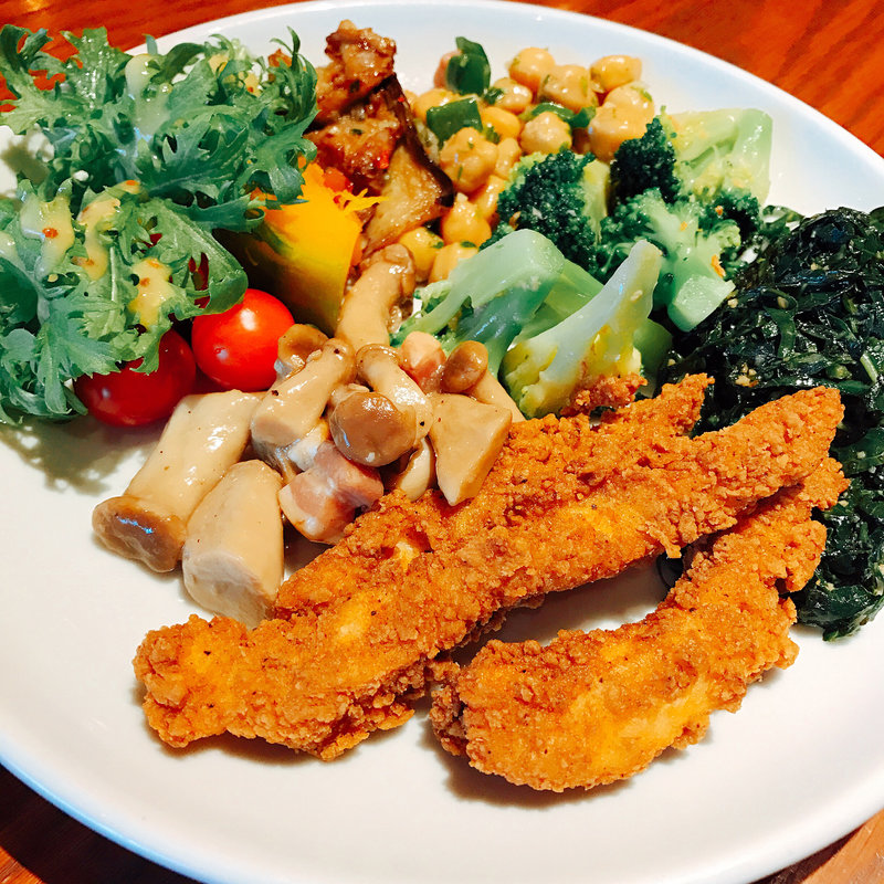 鶏肉のグリル（200g約30種のサラダバー）(リオグランデグリル 六本木)