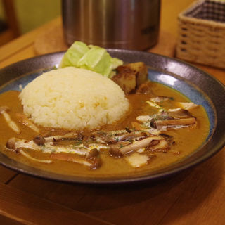 きのこチキンカレー(元町サトナカ)