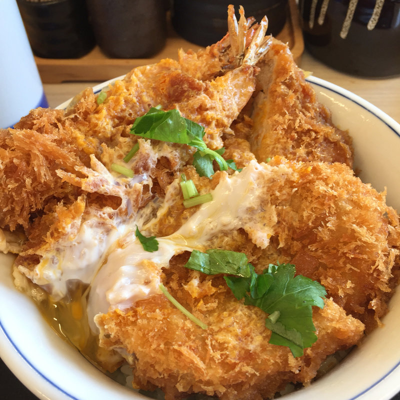 海老・ヒレ・メンチカツ丼(かつや 大阪泉佐野店)