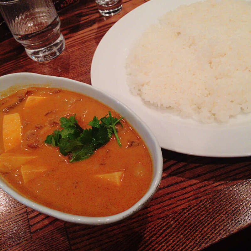 とろ～りトロすじと豆富のカリー(アジア型 Yamitukiカリー 神保町店)