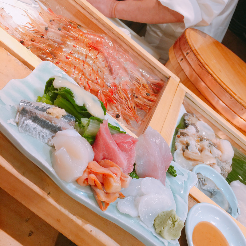 お刺身盛り(すし虎杖 （スシイタドリ）)