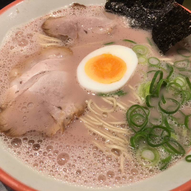 ラーメン(久留米 大砲ラーメン 天神今泉店)