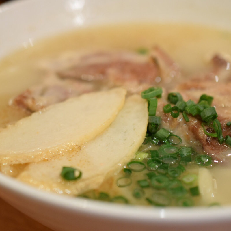 ソーキそば(沖縄料理とそば かんから食堂)