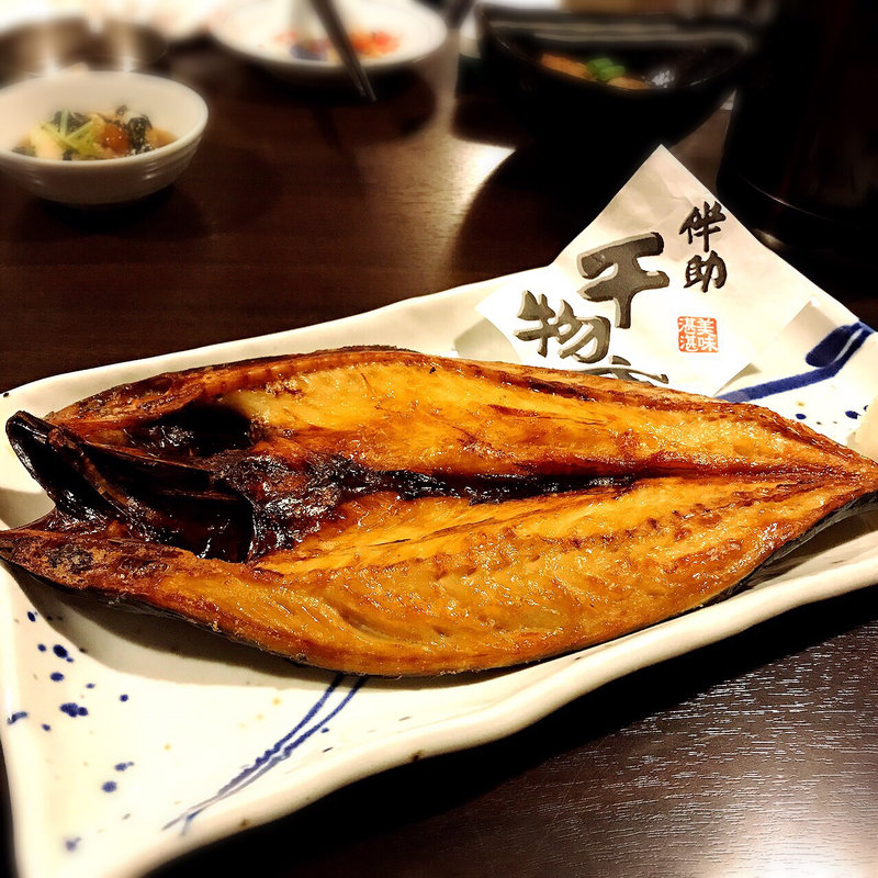 伴助 真さばの開き(東京へぎそば 匠 中目黒本店)