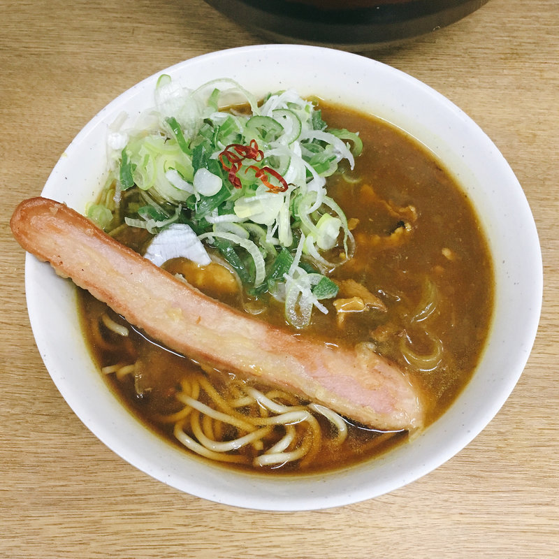 カレーそば + ソーセージ(一由そば )