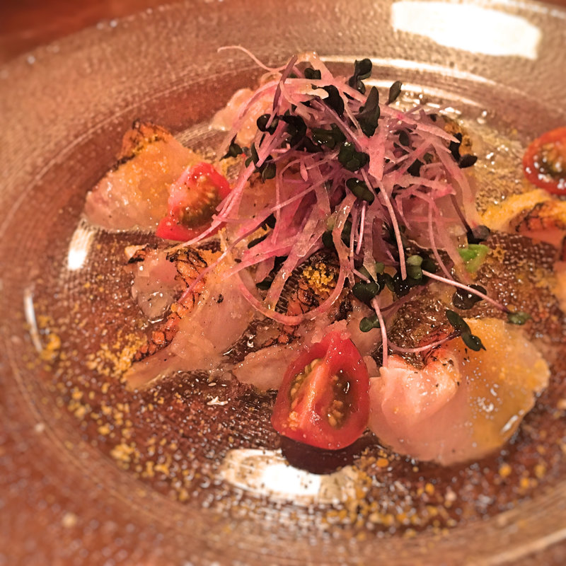 和歌山産 燻製した真カジキのカルパッチョ タプナードソース(魚介とワイン ビストロ シロ.)