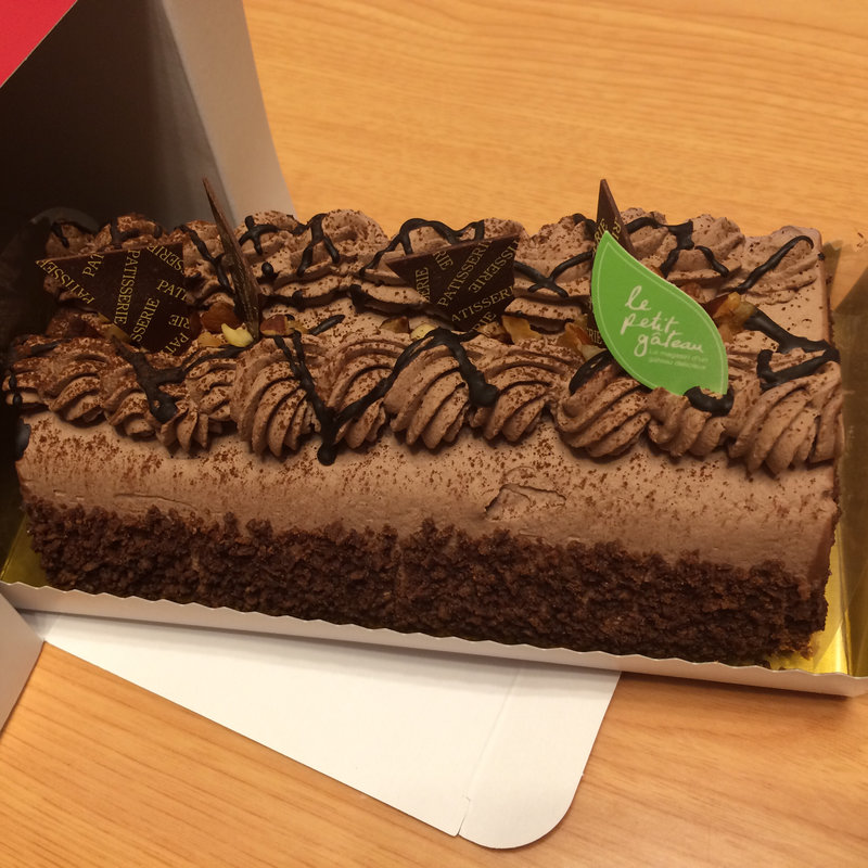 チョコロールケーキ(サロン ド ボヌール )