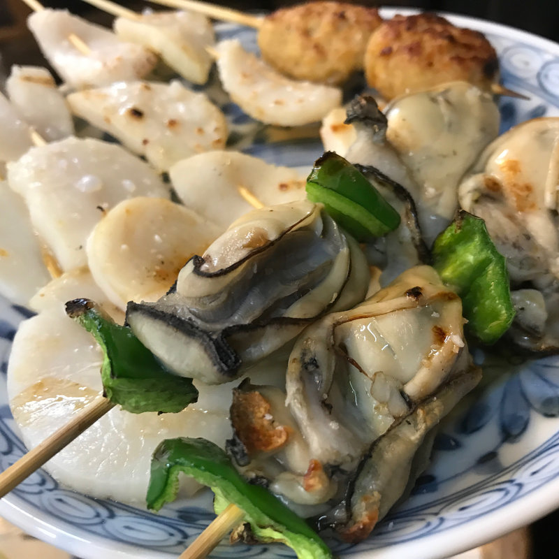 焼き鳥セット（ホタテ・牡蠣）(焼鳥・ラーメン 花山)