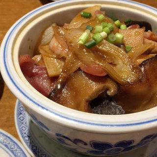 鶏肉としいたけの蒸しご飯(香港麺 新記)