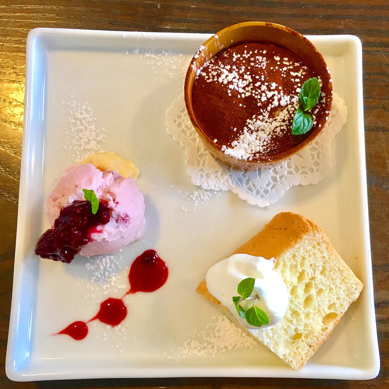 デザート3種盛り(ブルーウォーター （THE BLUE WATER）)