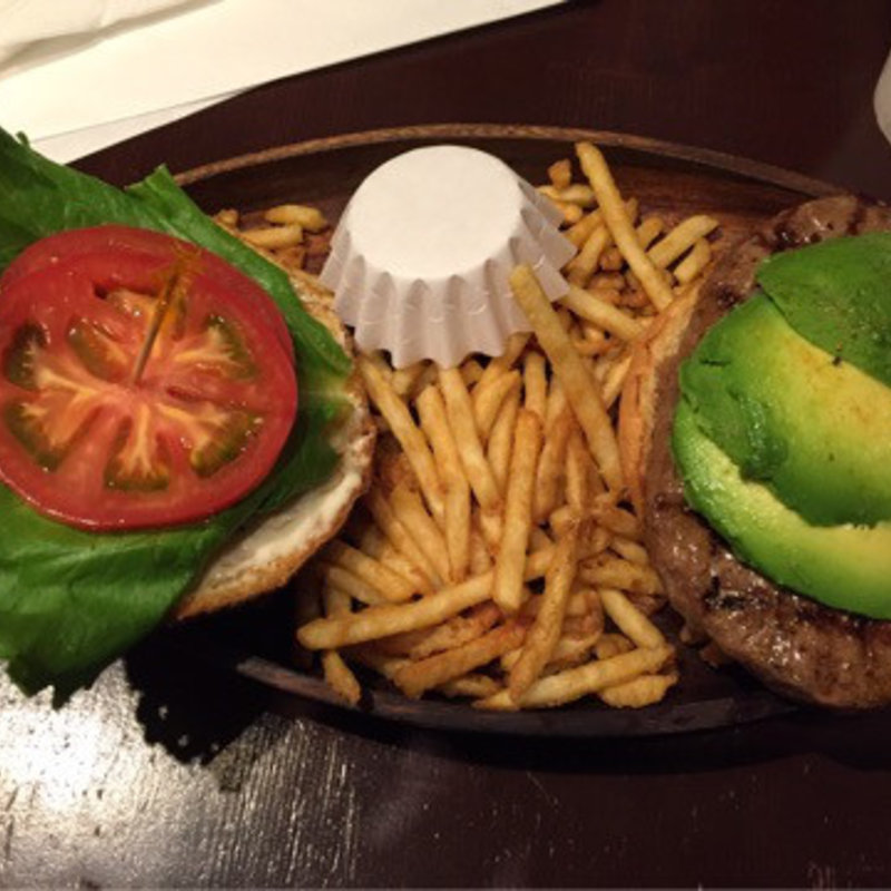 バーガー(KUA`AINA 青山本店)