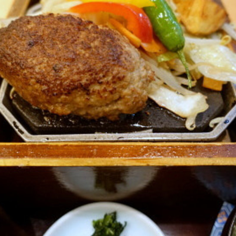 溶岩焼きの黒豚ハンバーグ(黒豚料理 寿庵 荒田本店 （じゅあん）)