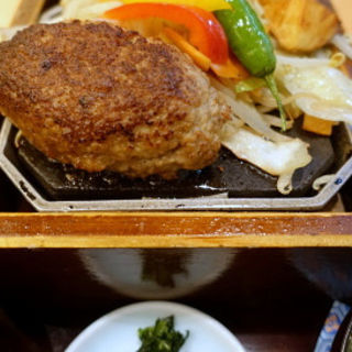 溶岩焼きの黒豚ハンバーグ(黒豚料理 寿庵 荒田本店 （じゅあん）)