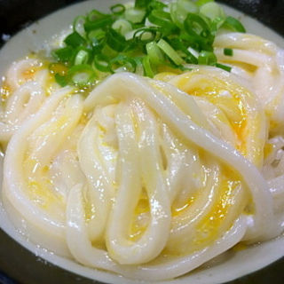 釜たま（熱）(うどん 丸香)