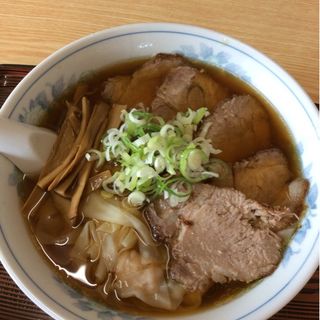 チャーシューワンタン麺( 味龍 )