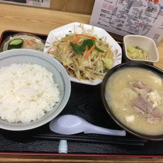 野菜炒めとん汁セット(たちばな )
