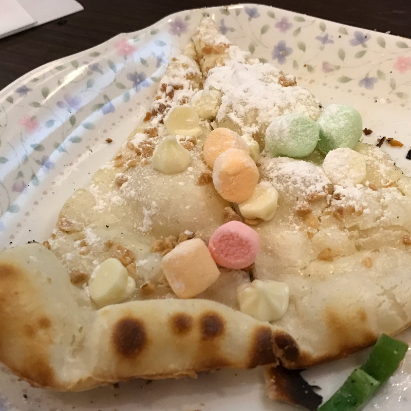 マシュマロとホワイトチョコのピザ(シェイキーズ 三条店)