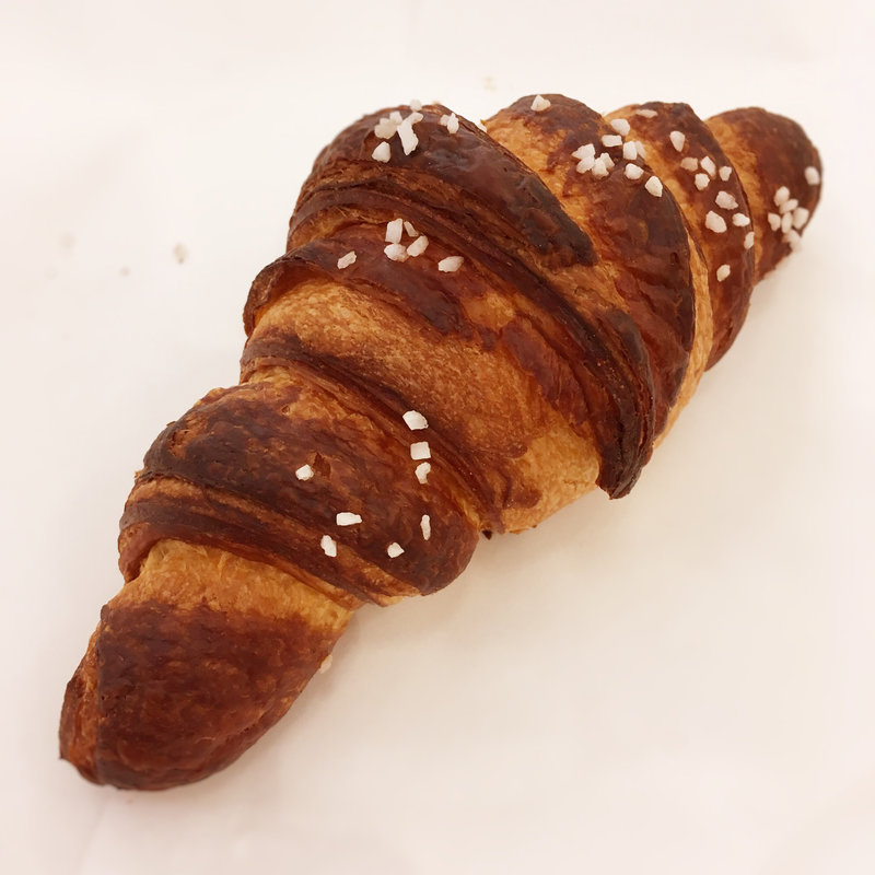 ラウゲンクロワッサン(DIE SONNENBLUME【パン工房ゾンネンブルーメ】)