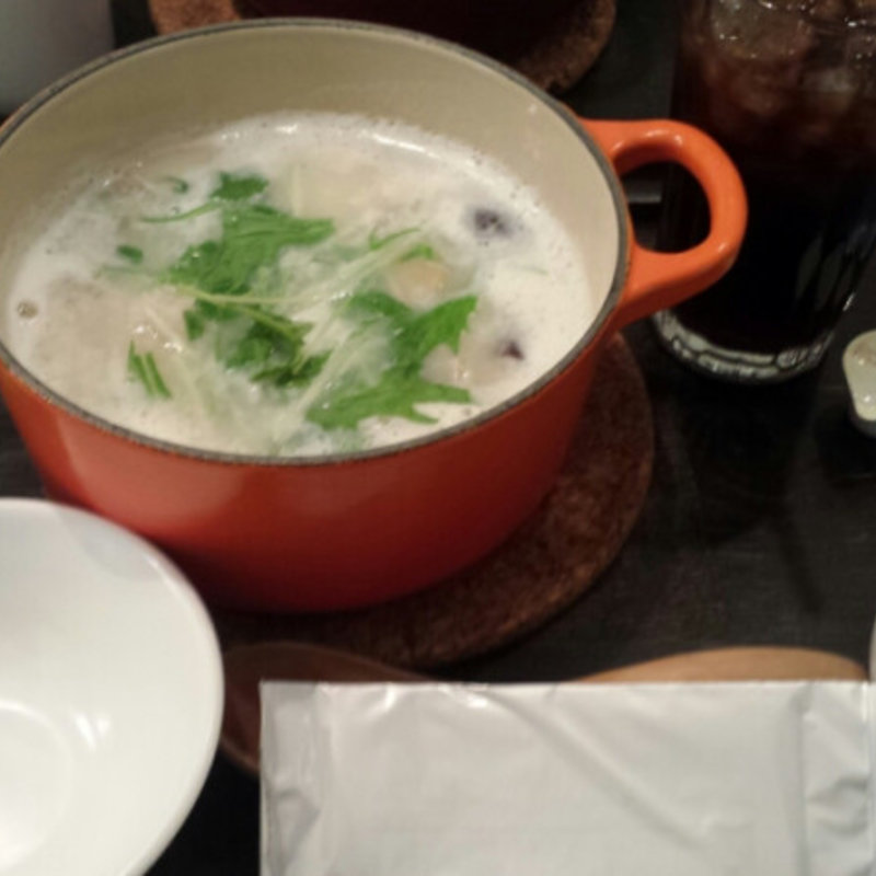 鶏つくねと塩麹のコラーゲン茶鍋(茶鍋カフェ kagurazaka saryo 渋谷マークシティ店 （サリョウ）)