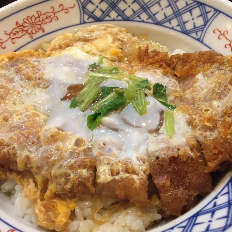 ロースかつ丼(立呑み とんかつ まるや 新橋店 )