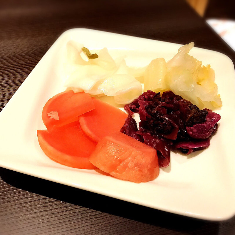 京都のお漬物盛り合わせ(お好み焼・鉄板焼 よっちゃん)