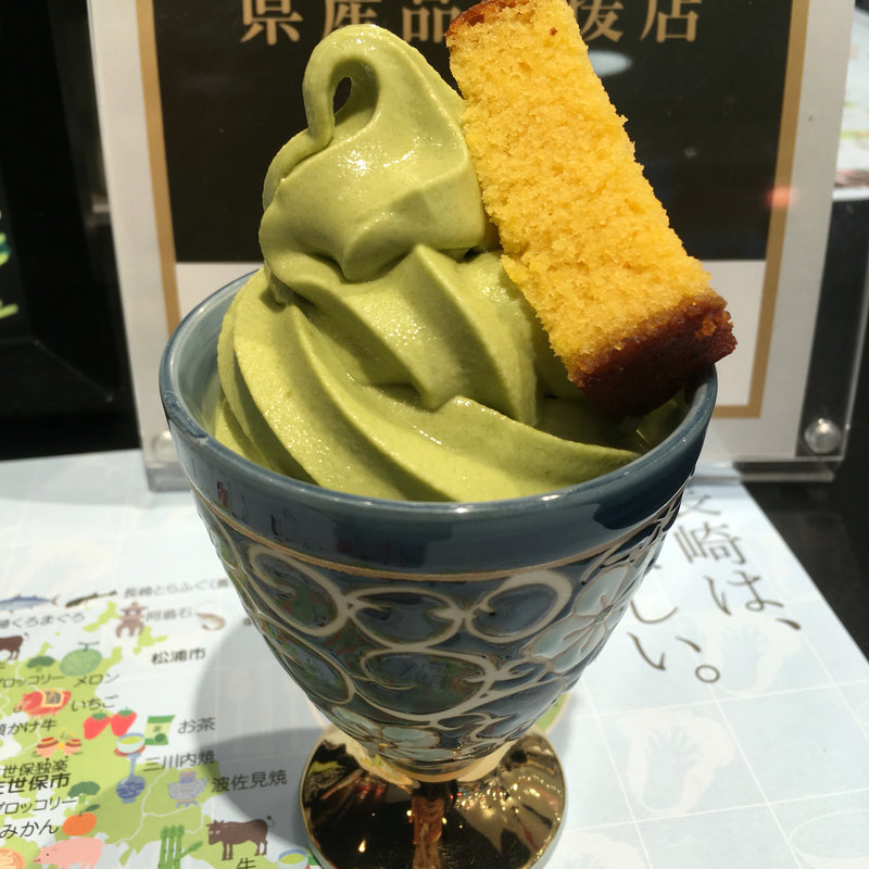 玉緑茶ソフトクリーム(日本橋 長崎館)