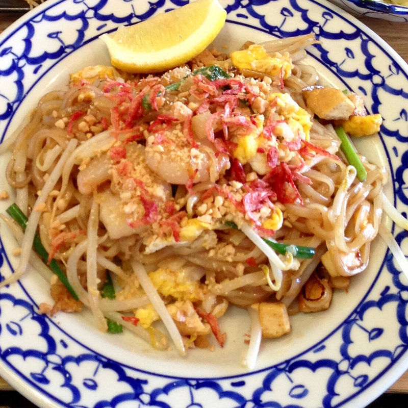 パッタイ(バーン・リムナーム （Baan Rim Naam）)