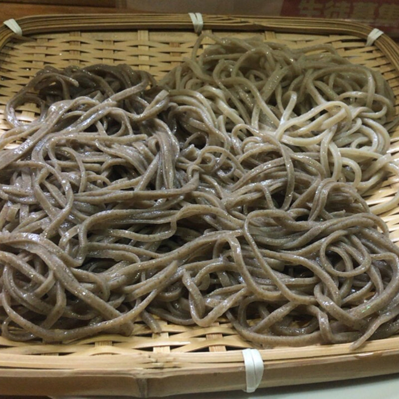 ざる 大盛り(そば処 十割や （とわりや）)