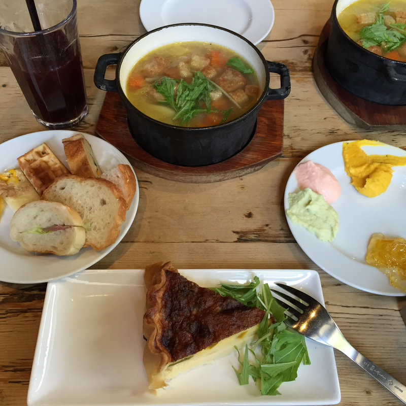具沢山スープランチ(パンビュッフェ&肉イタリアン 茶屋町 ファクトリーカフェ)