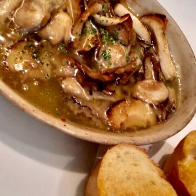 アヒージョ オイスター(8TH SEA OYSTER Barミント神戸店)