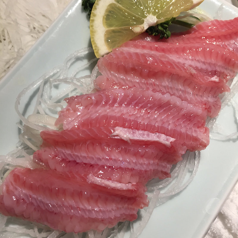 エイのお刺身(ジンコゲ)