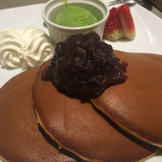 焼立て三笠パンケーキ 特製餡とホイップクリーム 抹茶アイス添え【TV雑誌掲載多数】(文明堂カフェ （BUNMEIDO　CAFE）)