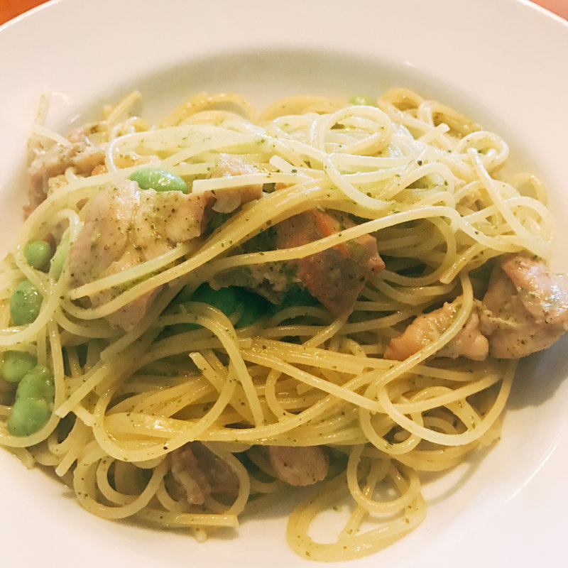 鶏肉と枝豆のジェノベーゼ(HUIT harajuku)