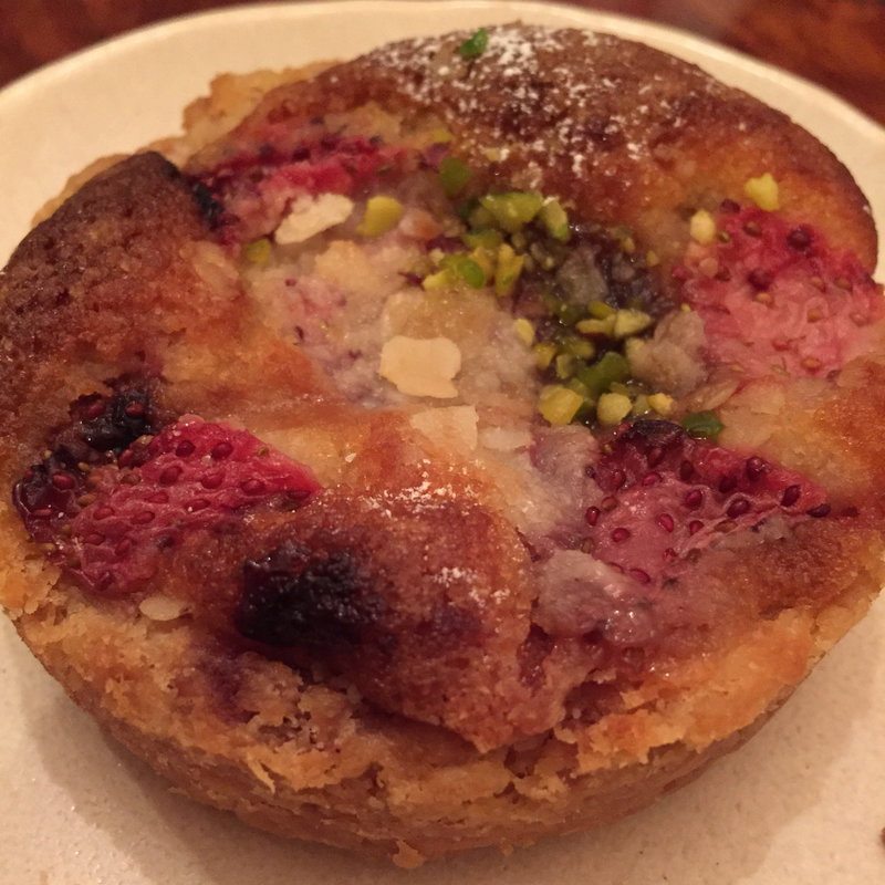 苺とホワイトチョコのタルト(akkord ( アコルト）)