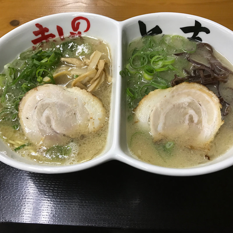 食べ比べラーメン(赤のれん＆とん吉 箱崎総本店)